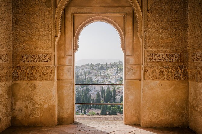 Alhambra and Nasrid Palaces: Skip-the-line Ticket and Local Guide - Location and Price
