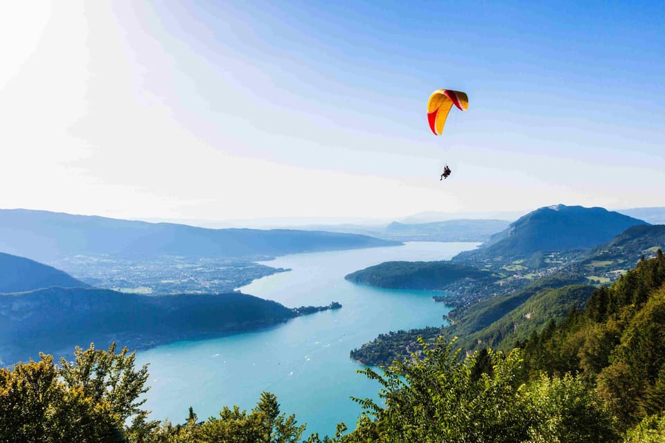 Annecy: Semnoz Descent Confirmed and Shopping at Courier - Shopping Benefits and Tax Refund