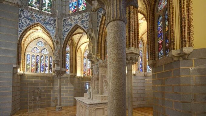 Astorga Episcopal Palace Ticket & In-App Audio Tour (ENG) - Immerse in Spanish Traditions