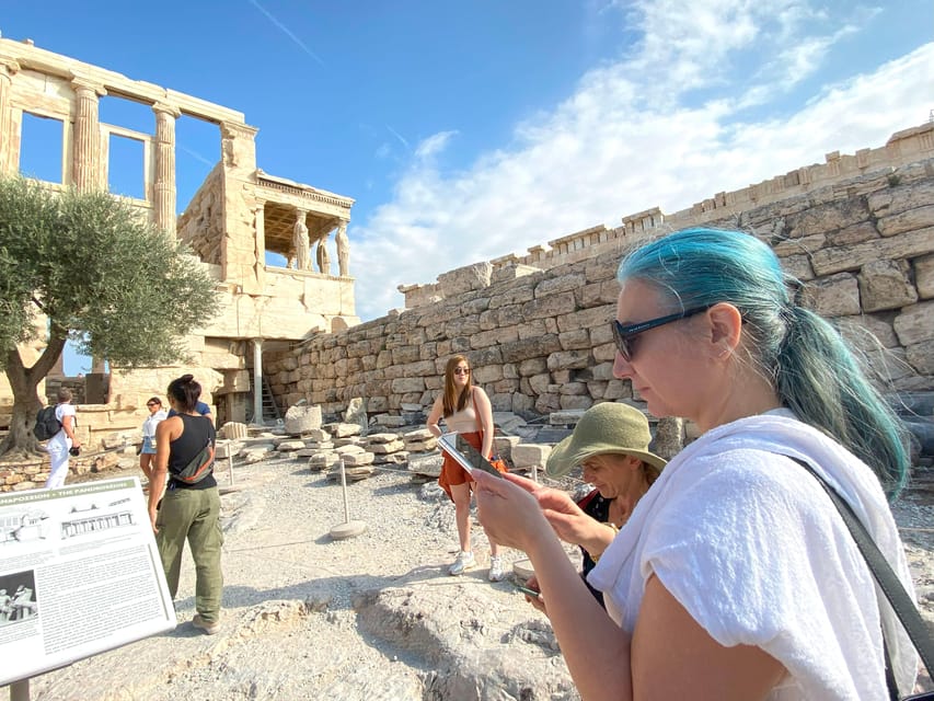 Athens: Acropolis Hill & Parthenon Mythology Hunt With Gifts - Exploring the Acropolis