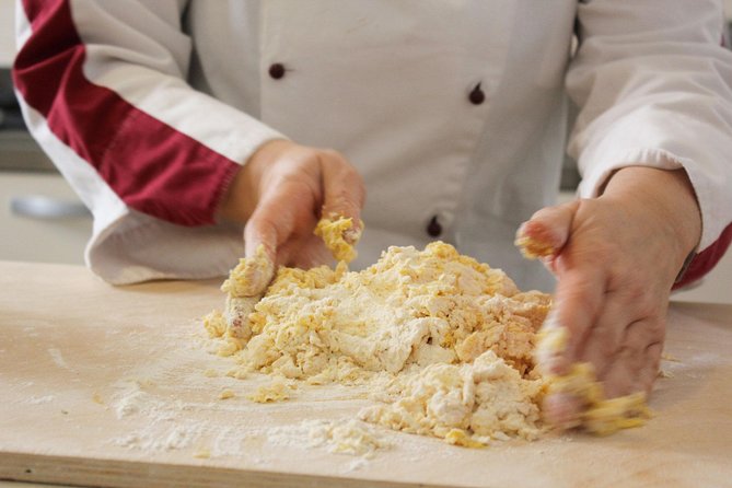 Authentic Tuscan Pasta Class in Florence With Local Chef Cinzia - Exceptional Hosting and Teaching