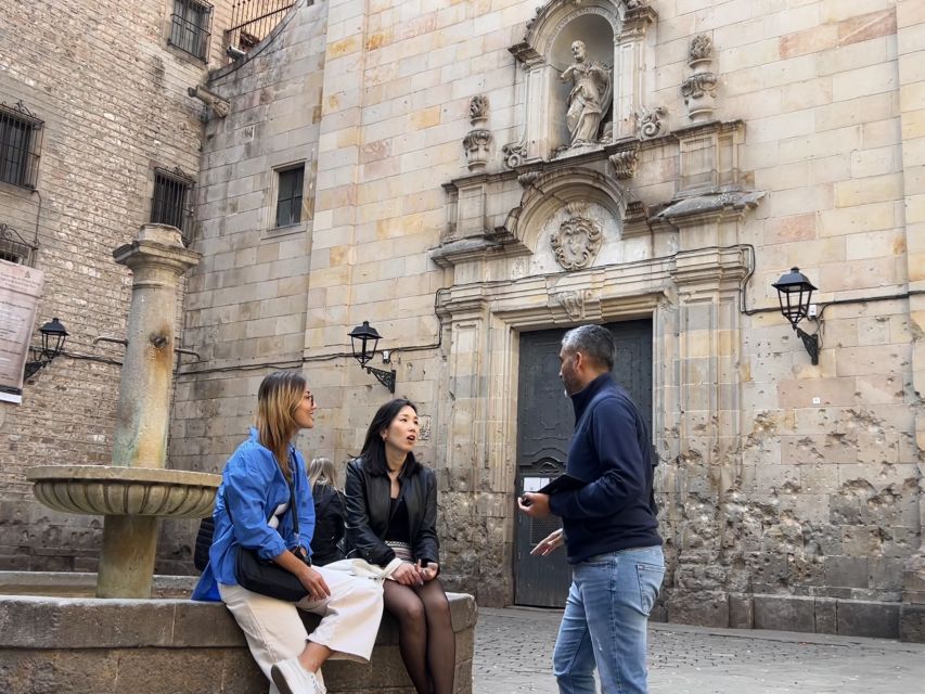 Barcelona: Barri Gotic Walking Tour - Meeting Points and Accessibility