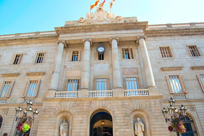 Barcelona Gothic Quarter Scavenger Hunt and City Highlights Walking Tour - Accessibility and Recommendations