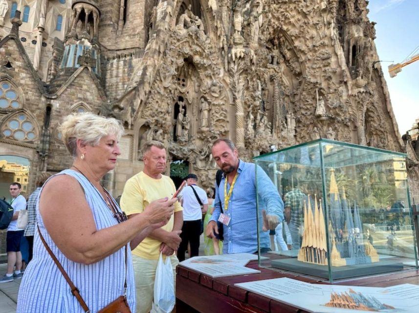 Barcelona: Sagrada Família Tour With Skip-The-Line Access - Important Information