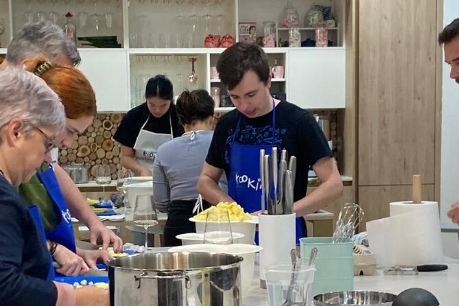 Basque Cooking Experience: Market Tour & Hands-On Class - Exploring the Local Market