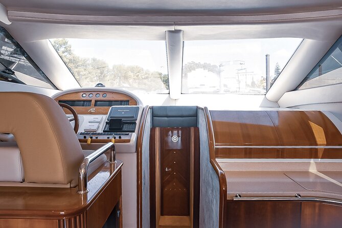 BRIDGES EXPERIENCE 2h-Private Yacht Tour in the City of Porto - Yacht Amenities and Features