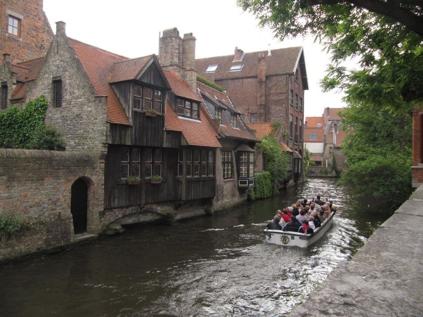 Bruges: 2.5-Hr Walking Tour From Train Station to Markt - Important Meeting Information