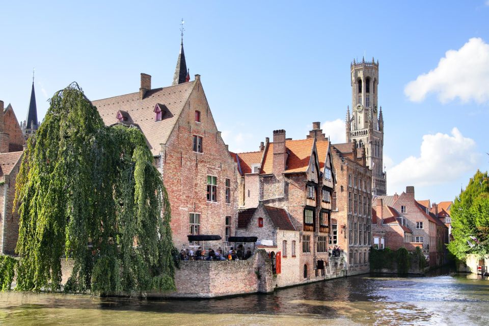 Bruges: Express Walk With a Local in 60 Minutes - Why Choose a Local Guide