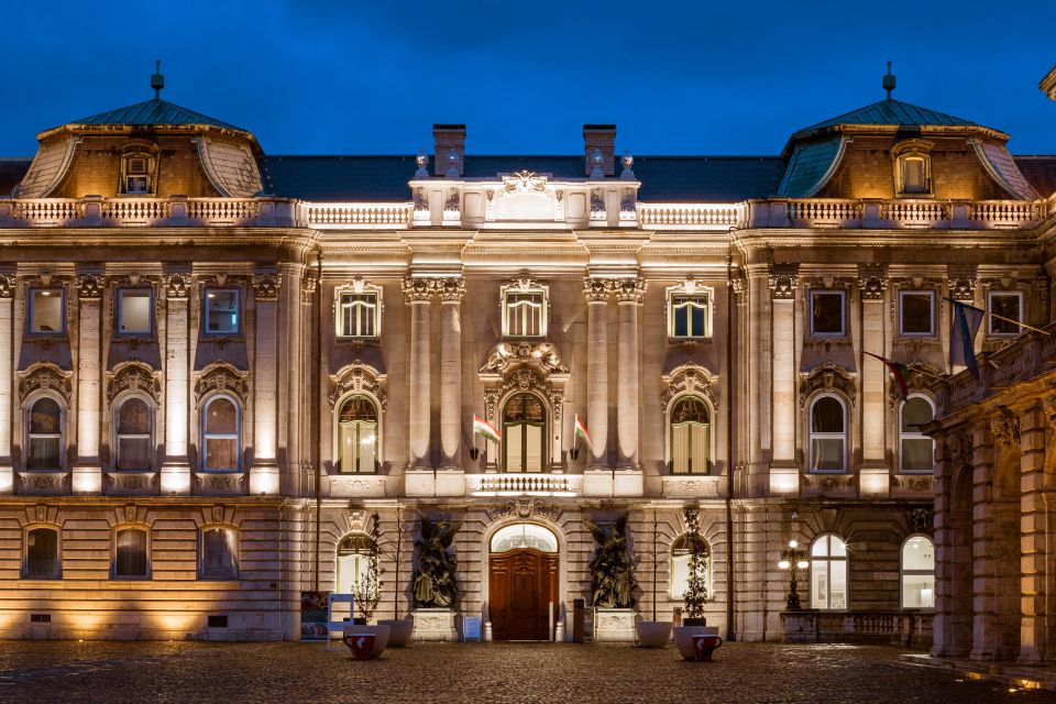 Budapest: Buda Castle Walk With Saint Stephens Hall - Booking Information