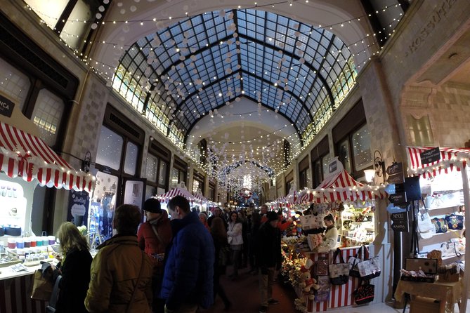 Budapest Christmas Walking Tour With Basilica Entry - Weather and Group Size