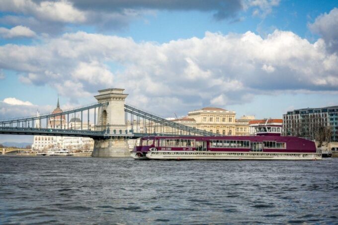Budapest: Danube River Sightseeing Cruise With Audio Guide - Important Guest Information