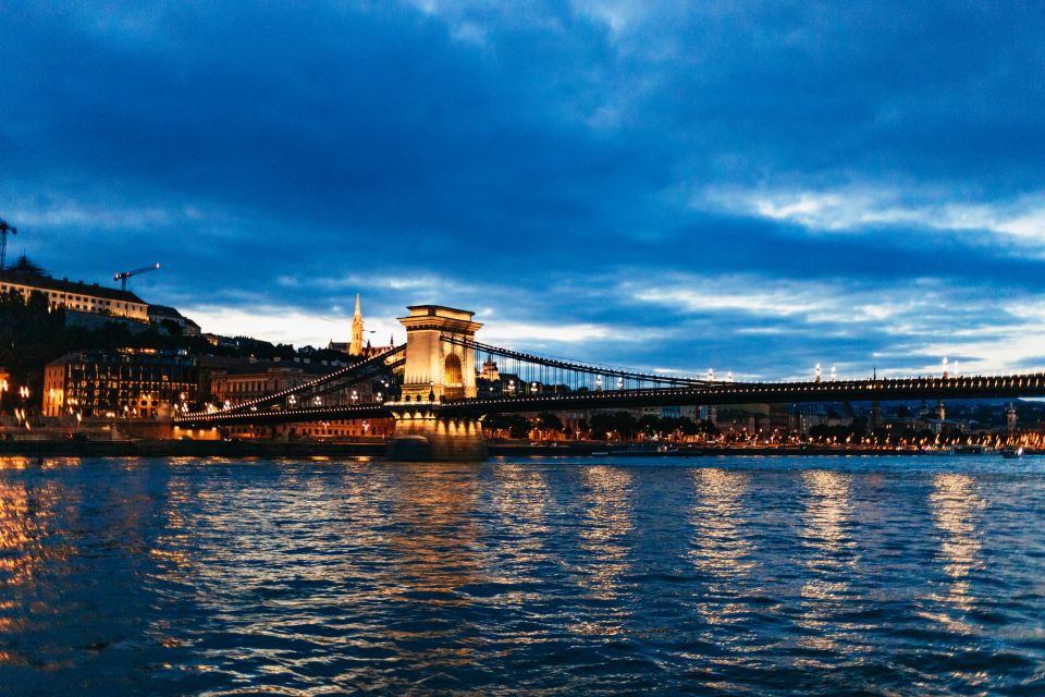 Budapest: Dinner Cruise With Operetta and Folk Show - Customer Reviews