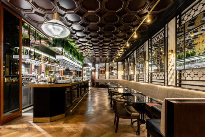 Budapest: Paris Passage Restaurant 3-Course Menu - Reservation Details