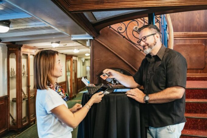 Budapest: Sightseeing Cruise on the Danube - Onboard Amenities