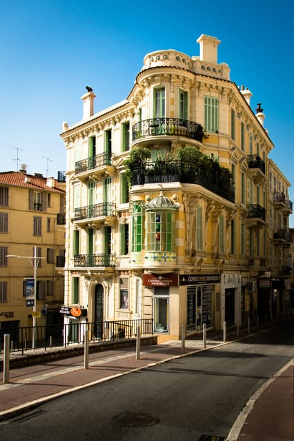 Cannes: Private Guided Walking Tour With Local Guide - Discovering the Citys Rich History