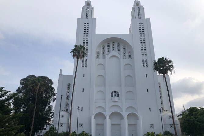 Casablanca and Morocco Shared Walking Tour With Licensed Guide - Refreshments Included