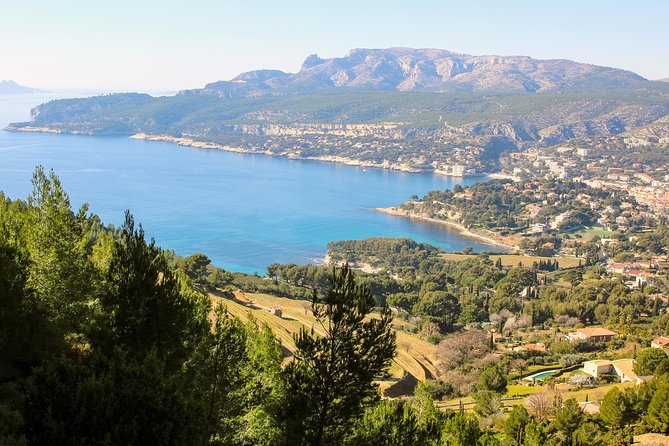 Cassis Ancient Fishing Port, Calanques & Spectacular Cap Canaille Private Tour - Discovering the Calanques