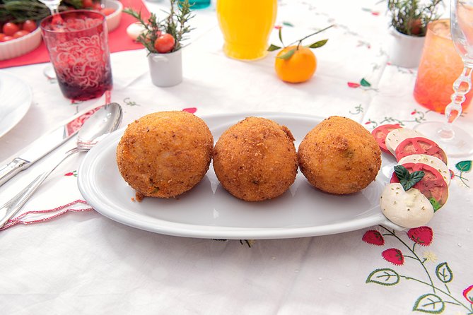 Cesarine: Home Cooking Class & Meal With a Local in Catania - Local Wine Pairing
