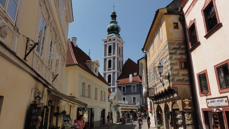 Cesky Krumlov Private Day Trip From Prague - Transportation and Pickup