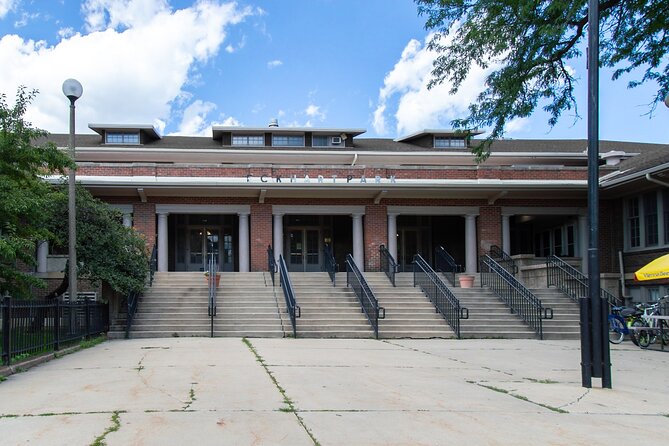 Chicago Walking Tour of West Town - Suitability for Locals and Visitors