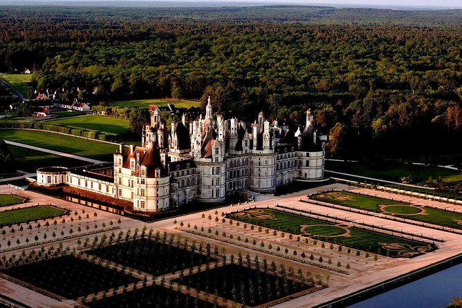 Circuit 2 Castles Around Blois: Chambord Cheverny - Meeting and Pickup Arrangements