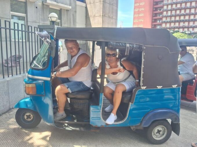 Colombo: City Highlights Guiding Private Tour by Tuk Tuk - Discovering Local Life and Energy