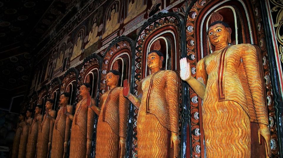 Colombo: Sri Lanka Cultural Triangle Hotspots 2-Day Tour - Sigiriya Rock Fortress