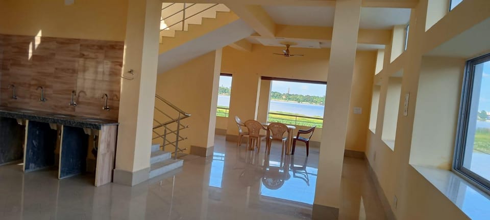 Day Out Beside the River Ganges in Bungalow and Boat Ride - Included Amenities and Experiences