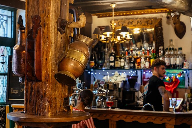 Drinks & Bites in Brussels Private Tour - Group Size