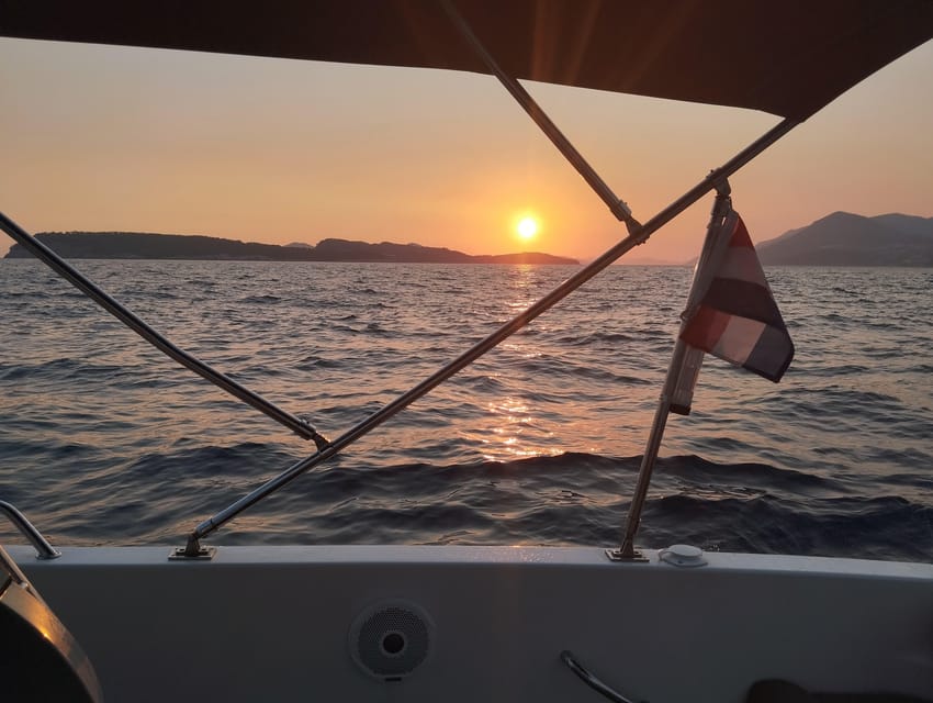 Dubrovnik: Golden Hour Relaxing Sunset Boat Tour - Scenic Views and Sunset