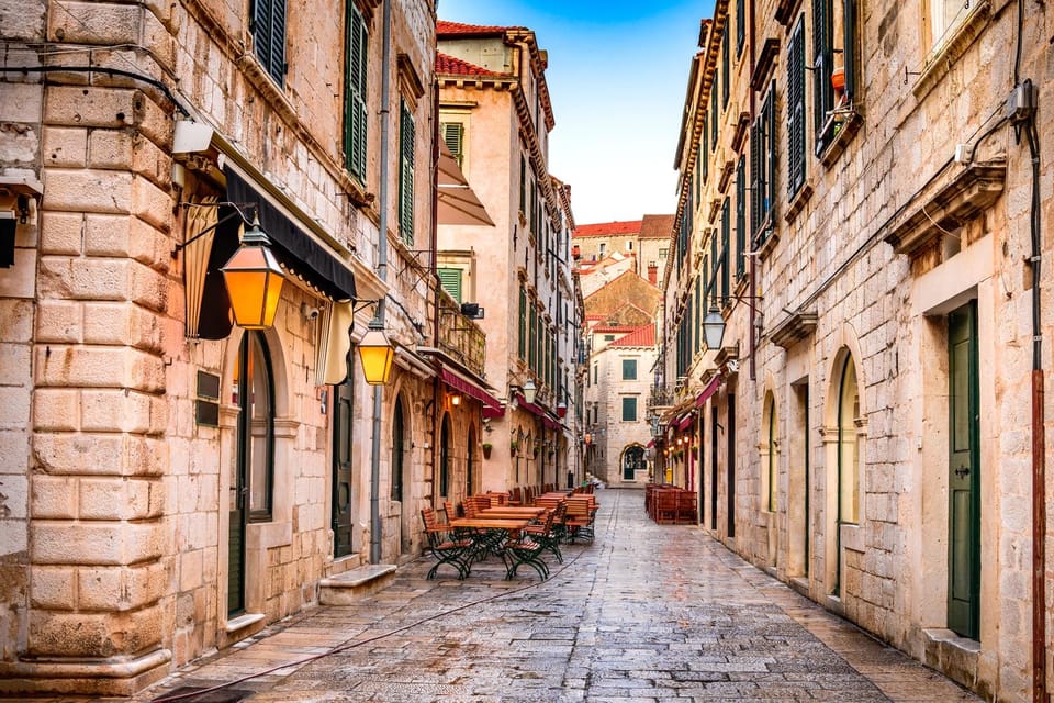 Dubrovnik Old Town: A Journey Through History and Flavor - Historical Events and Storytelling