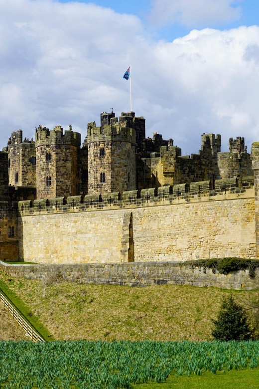 Edinburgh: Bamburgh Castle, Northumberland and Alnwick Trip - What to Bring