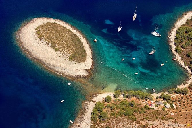 Exclusive Private Tour: Red Rocks & Pakleni Islands - Exploring the Pakleni Islands