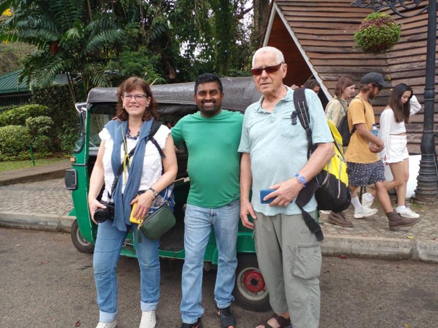 Explore Kandy City Tour by Tuk Tuk - Kandy View Point