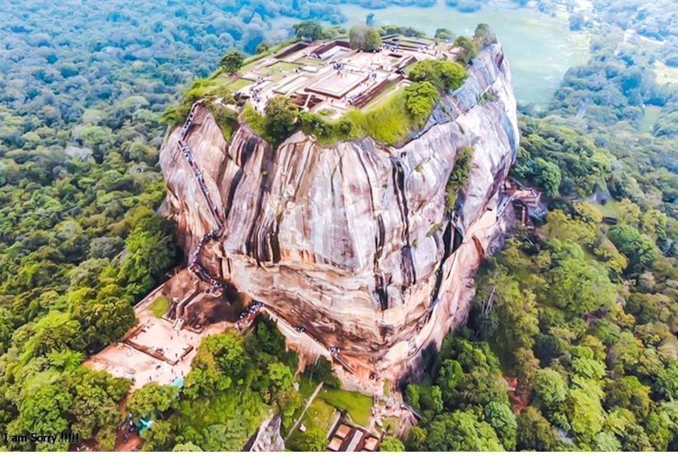 From Colombo: Overnight Tour to Sigiriya & Transfer to Kandy - Dambulla Cave Temple