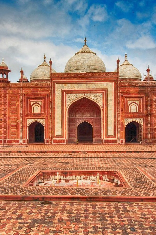 From Delhi: Taj Mahal Private Day Tour With Entrance & Lunch - Experience the Taj Mahal