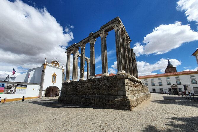 From Lisbon: Évora & Monsaraz Small-Group Full Day Tour - Itinerary Highlights: Évora