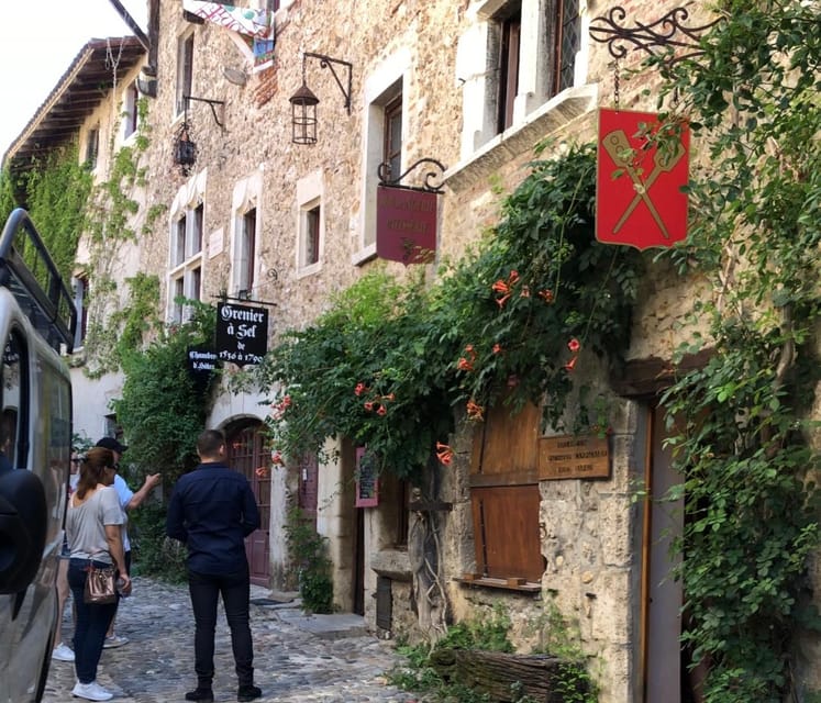 From Lyon: Medieval Town of Pérouges & Annecy Day Tour - Exploring Annecy