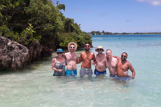 Full Day Tour 5 Island to Ile Aux Cerfs Incl. Lunch and Transfer - Tips for Travelers