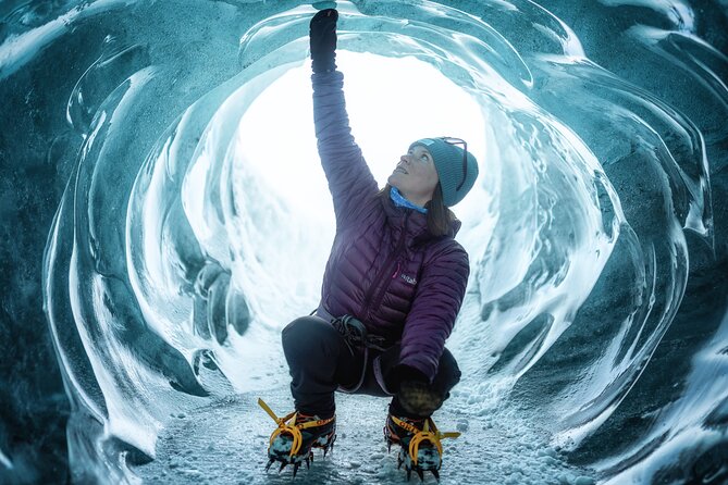 Glacier and Ice Cave Private Photoshoot - 15 Shot Photo Package - Meeting and Logistics
