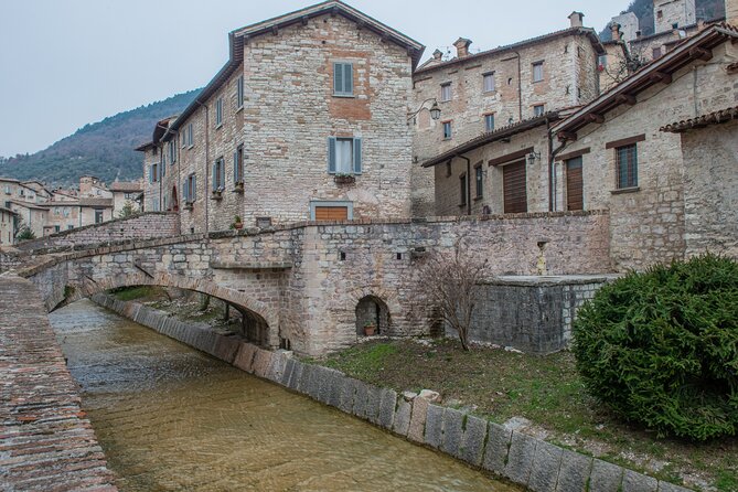 Gubbio: Private Walking Tour With Official Guide - Exploring Gubbios History
