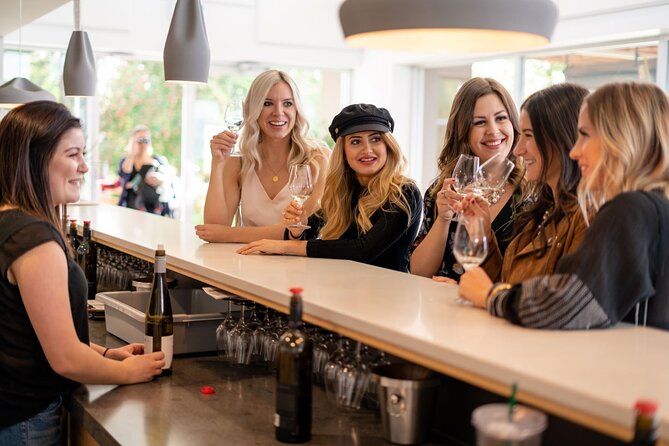 Half-Day Lake Country Wine Tour - Travel in Style