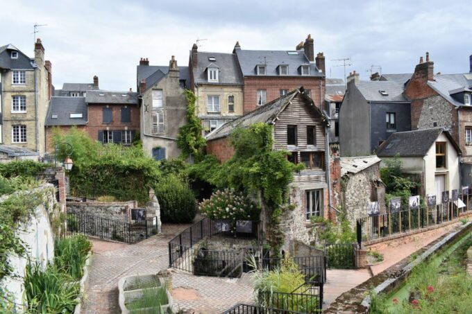 Honfleur Highlights Walking Tour - Visiting the Old Harbour