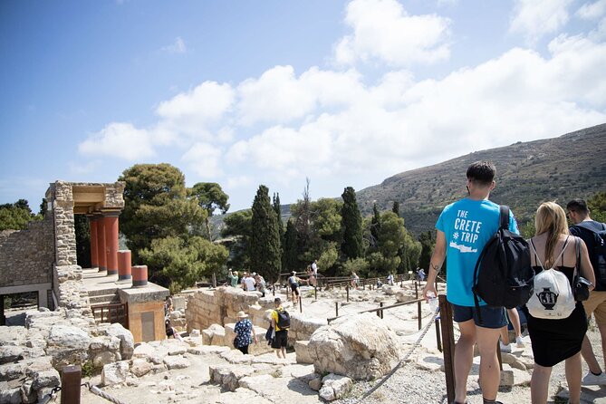 Knossos Palace Self-Guided Treasure Hunt & Tour - Virtual Gems Collection
