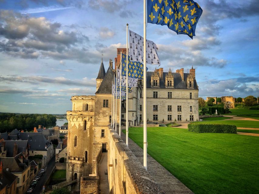 Loire Valley: Amboise Royal Château Entrance Ticket - Dining and Shopping