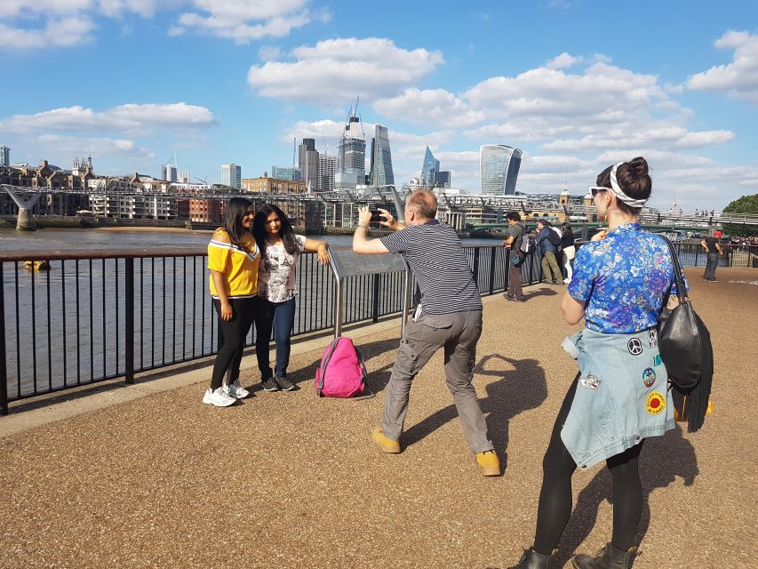 London: Castles & Bridges Southbank Walking Tour - Crossing the London Bridge