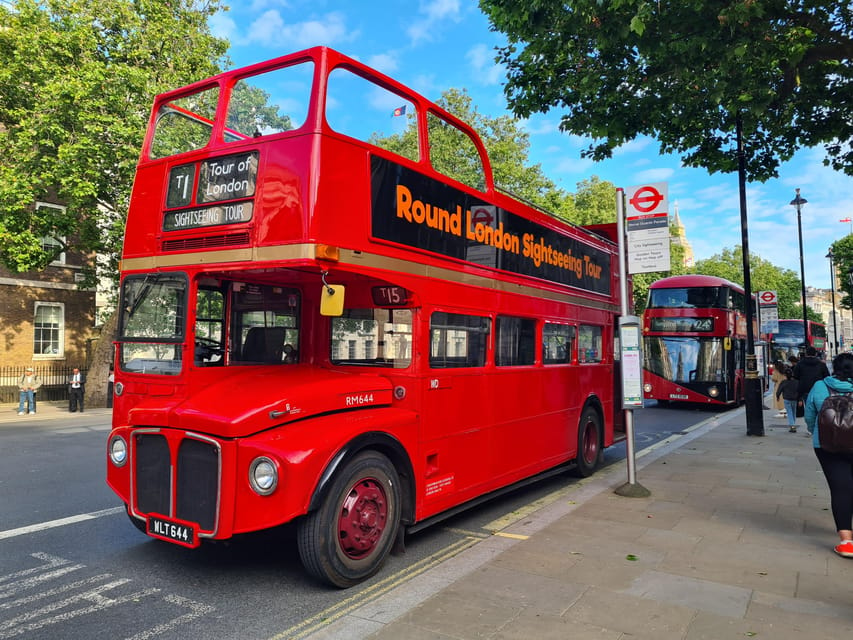 London: Guided Sightseeing Tour on a Vintage Open-Top Bus - Guide and Commentary