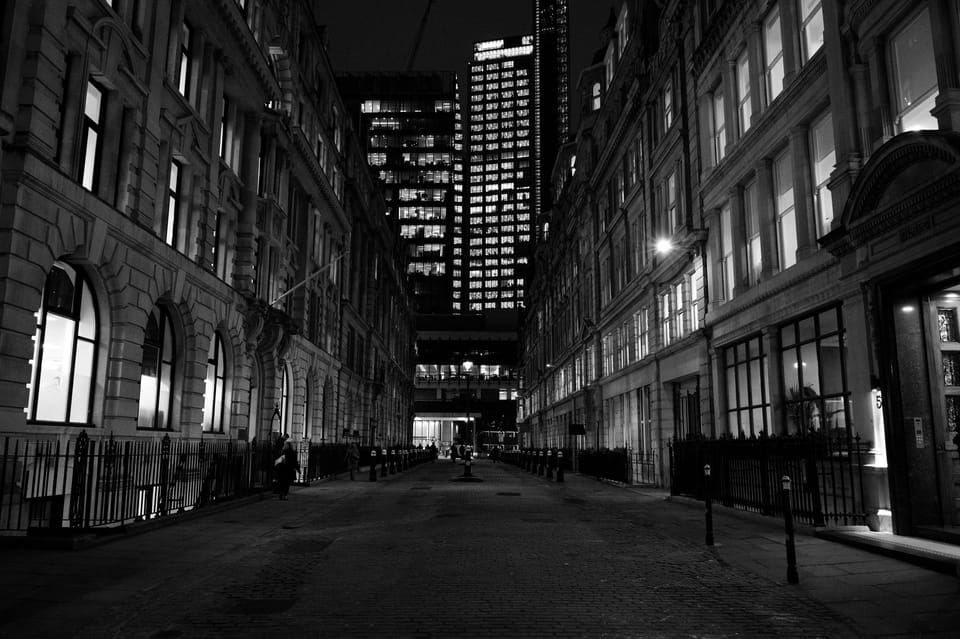 London Paranormal Dramatized Tour: Jack the Ripper and Ghosts - Paranormal Reports at Liverpool Street