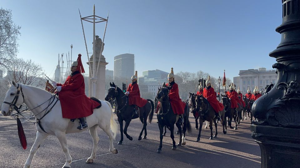 London: Royal Family and Changing of the Guards Walking Tour - What to Expect on the Tour