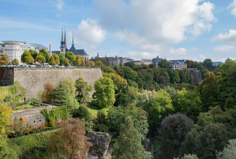 Luxembourg: Express Walk With a Local in 60 Minutes - Whats Included in the Experience